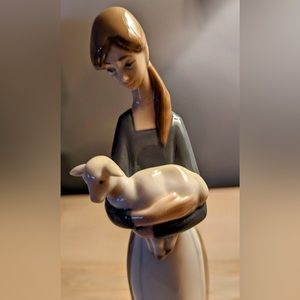 Large Lladro Figurine
